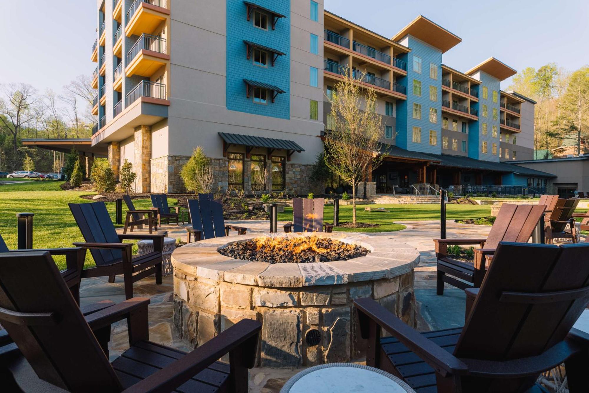 Embassy Suites By Hilton Gatlinburg Resort ภายนอก รูปภาพ
